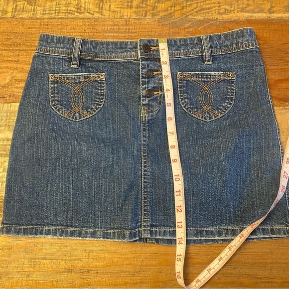 Vintage Y2K Old Navy Mini Denim Jean Skirt Ultra Low Rise SZ 4 - Picture 6 of 7